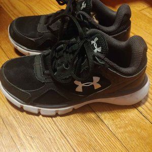 Under Armour Sneakers Boy's Size 11